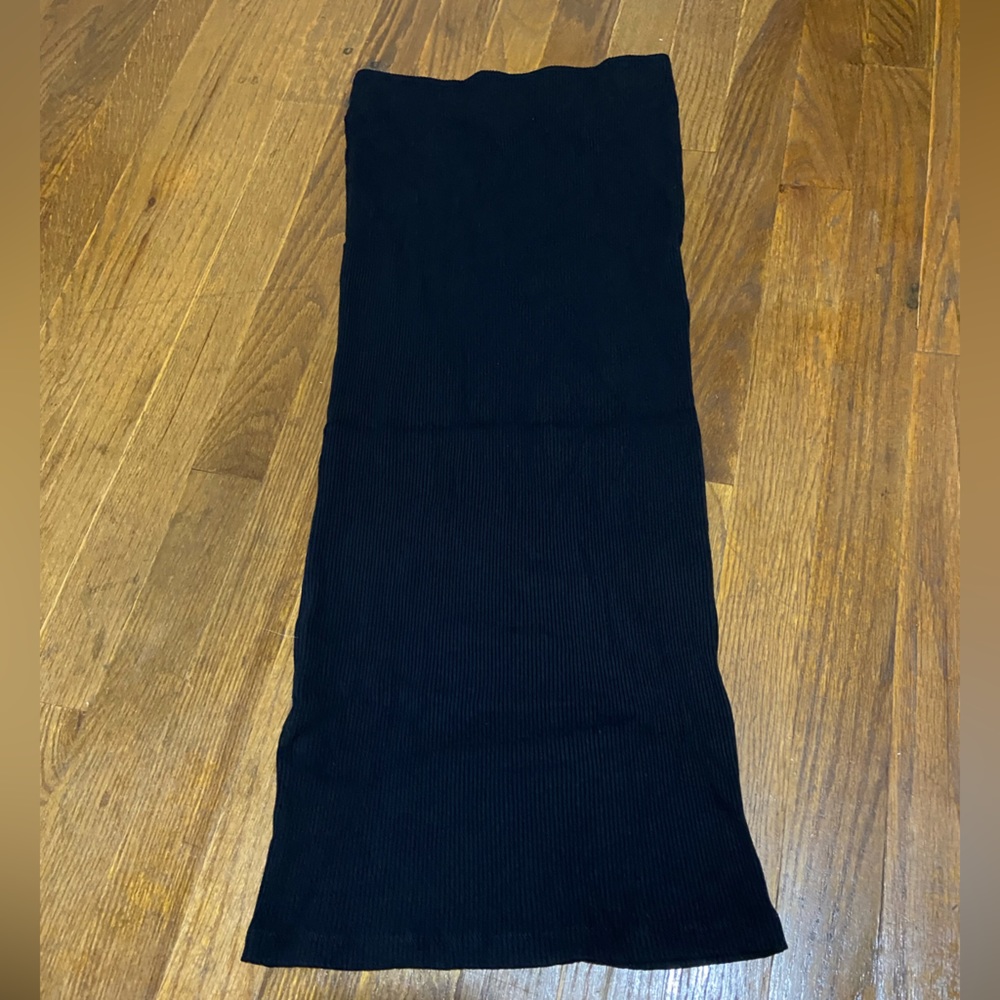 Black ribbed midi skirt